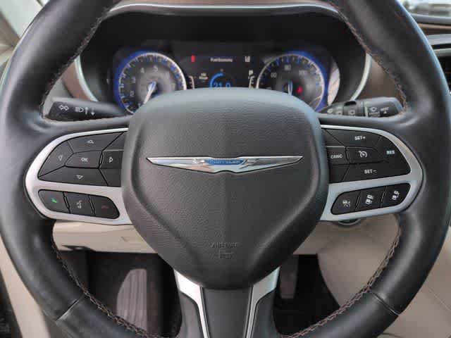 Thumbnail: 2018 Chrysler Pacifica - 22