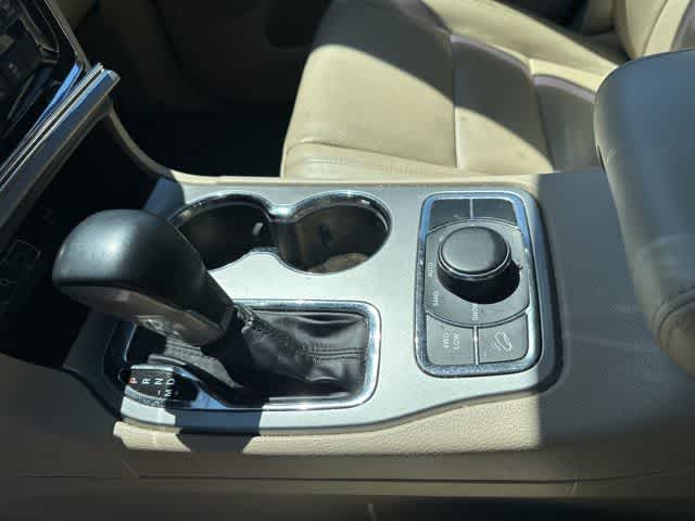 Thumbnail: 2020 Jeep Grand Cherokee - 9