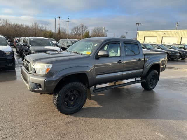 Thumbnail: 2015 Toyota Tacoma - 12