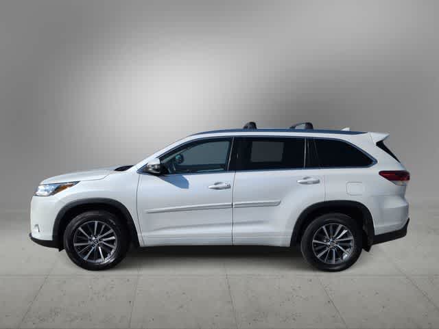 Thumbnail: 2017 Toyota Highlander - 5