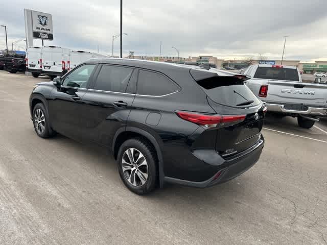 Thumbnail: 2020 Toyota Highlander - 18