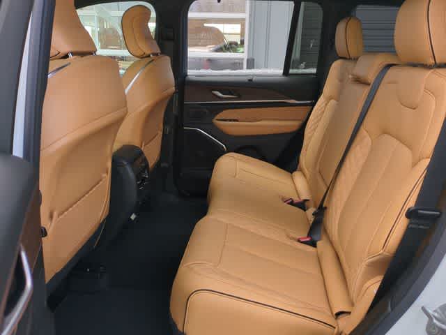 Thumbnail: 2025 Jeep Grand Cherokee - 21