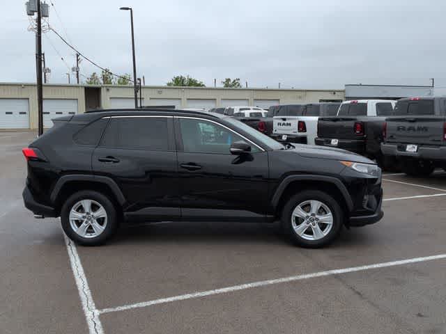 Thumbnail: 2021 Toyota RAV4 - 9