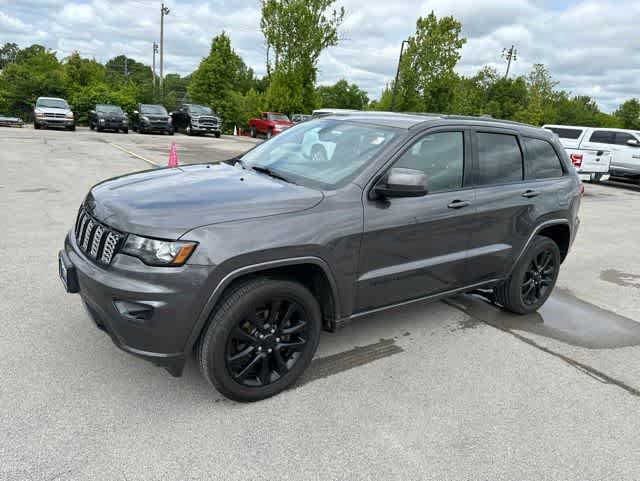 Thumbnail: 2017 Jeep Grand Cherokee - 12