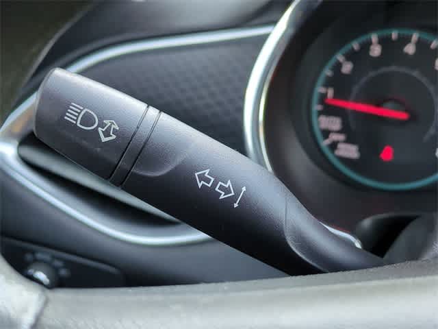 Thumbnail: 2017 Chevrolet Malibu - 27