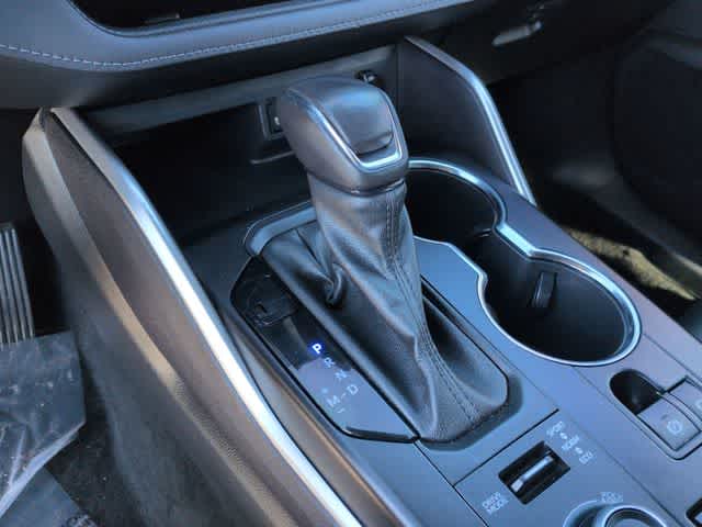 Thumbnail: 2021 Toyota Highlander - 33