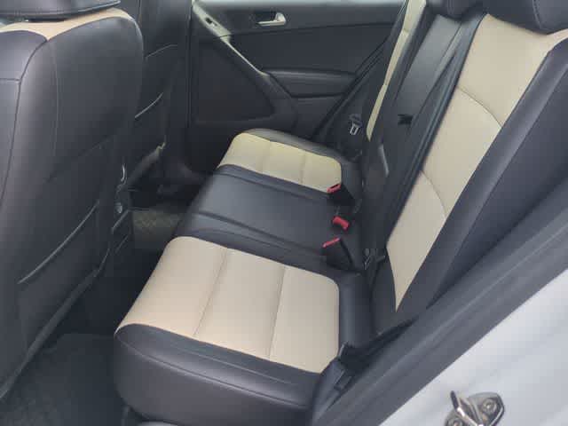 Thumbnail: 2017 Volkswagen Tiguan - 18