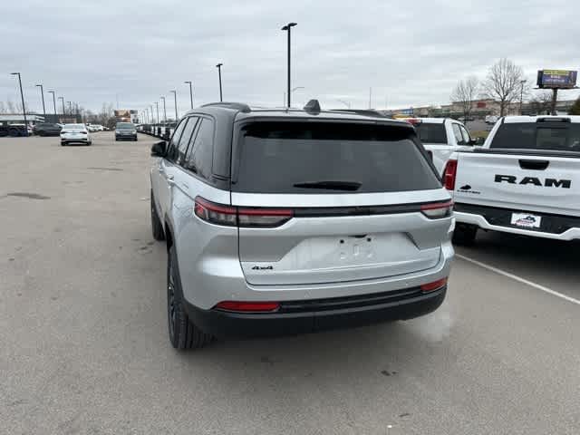 Thumbnail: 2025 Jeep Grand Cherokee - 14