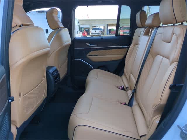 Thumbnail: 2025 Jeep Grand Cherokee - 21