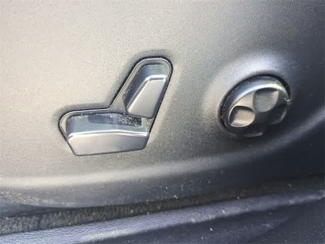 Thumbnail: 2015 Jeep Cherokee - 16