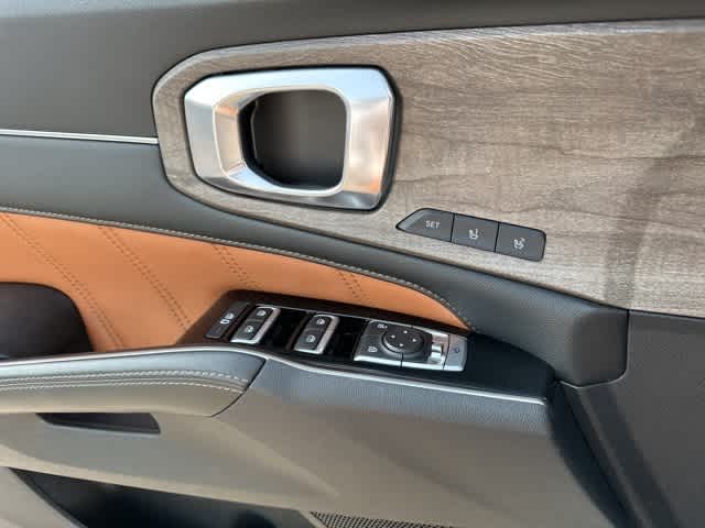 Thumbnail: 2022 Kia Sorento - 12
