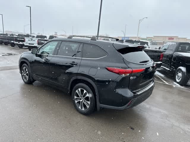 Thumbnail: 2022 Toyota Highlander - 17