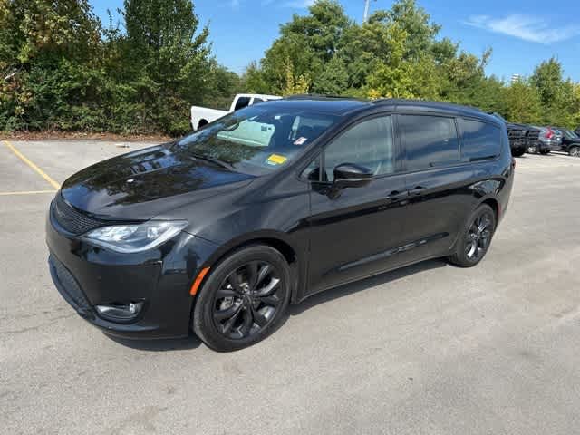 Thumbnail: 2018 Chrysler Pacifica - 15
