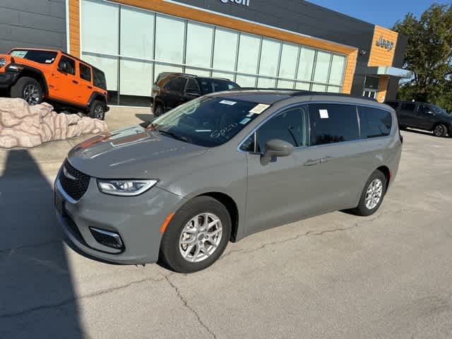 Thumbnail: 2022 Chrysler Pacifica - 14
