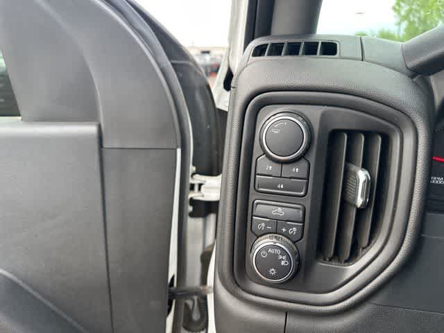 Thumbnail: 2020 Chevrolet Silverado 3500 - 12