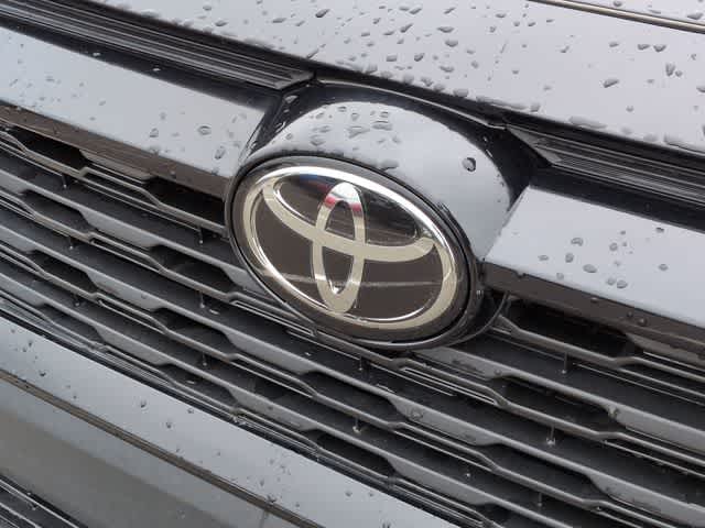 Thumbnail: 2021 Toyota RAV4 - 12