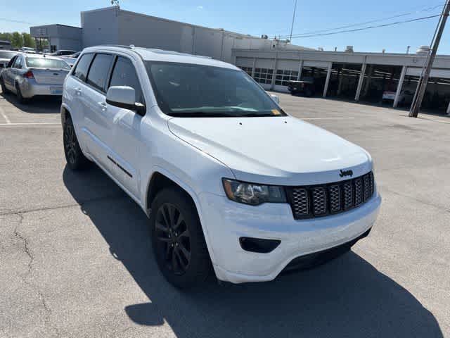 Thumbnail: 2018 Jeep Grand Cherokee - 23