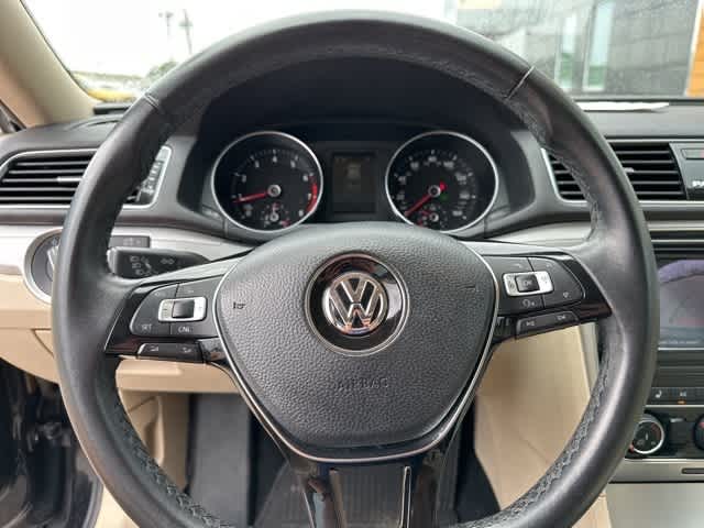 Thumbnail: 2019 Volkswagen Passat - 10