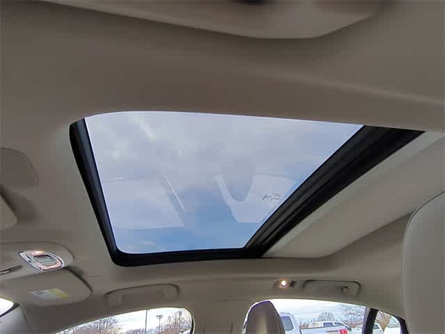 Thumbnail: 2021 Volvo S60 - 20