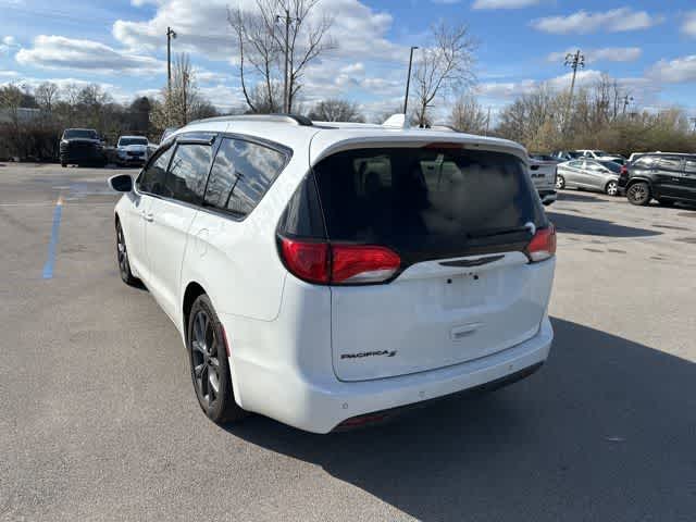 Thumbnail: 2018 Chrysler Pacifica - 13