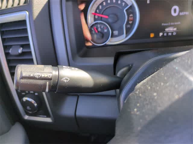 Thumbnail: 2019 RAM 1500 Classic - 26