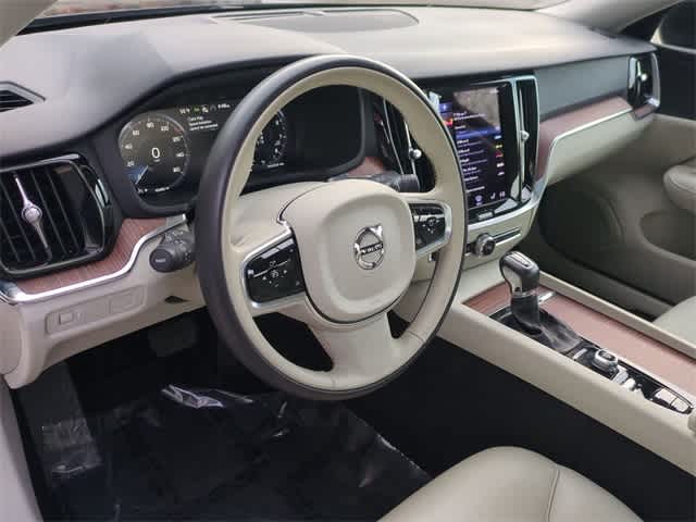 Thumbnail: 2021 Volvo S60 - 10