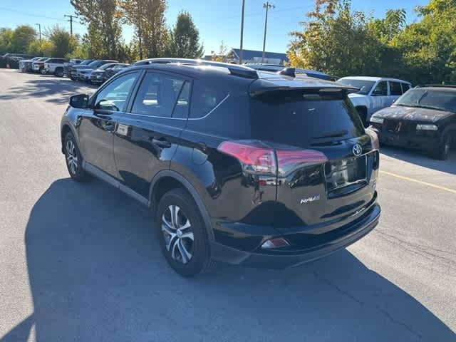 Thumbnail: 2016 Toyota RAV4 - 14