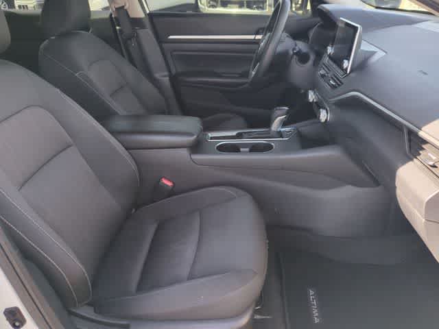 Thumbnail: 2022 Nissan Altima - 21