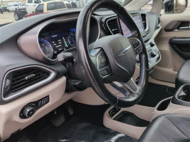 Thumbnail: 2021 Chrysler Pacifica - 16