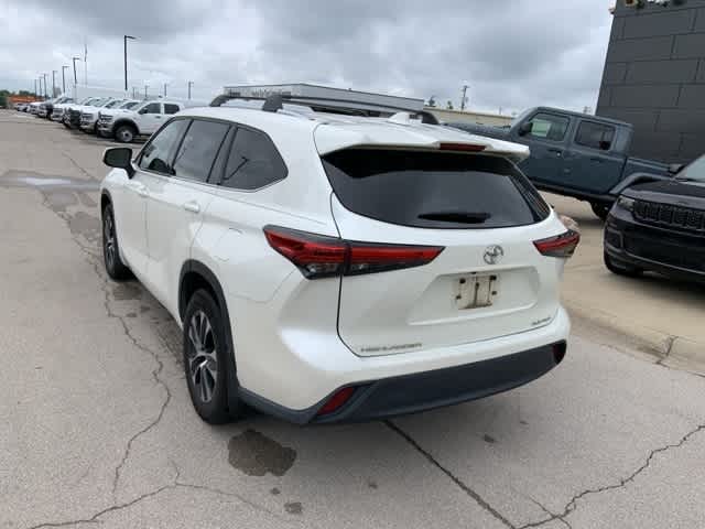 Thumbnail: 2021 Toyota Highlander - 23