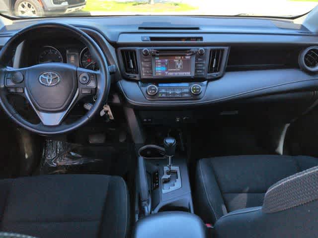 Thumbnail: 2018 Toyota RAV4 - 15
