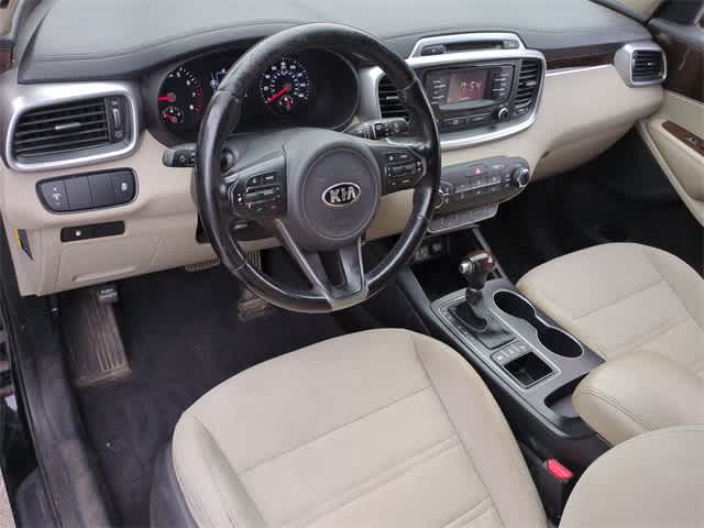 Thumbnail: 2016 Kia Sorento - 10