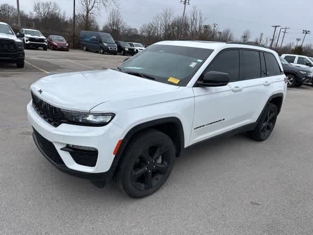 Thumbnail: 2025 Jeep Grand Cherokee - 16