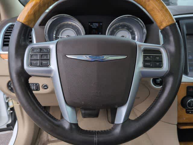 Thumbnail: 2013 Chrysler 300 - 23