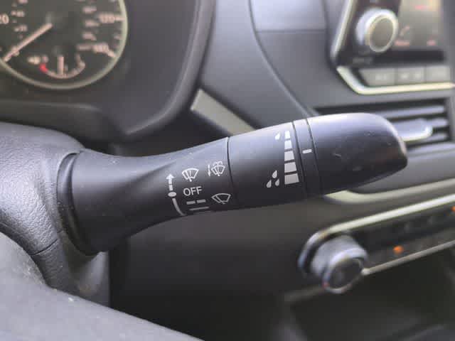 Thumbnail: 2022 Nissan Altima - 25