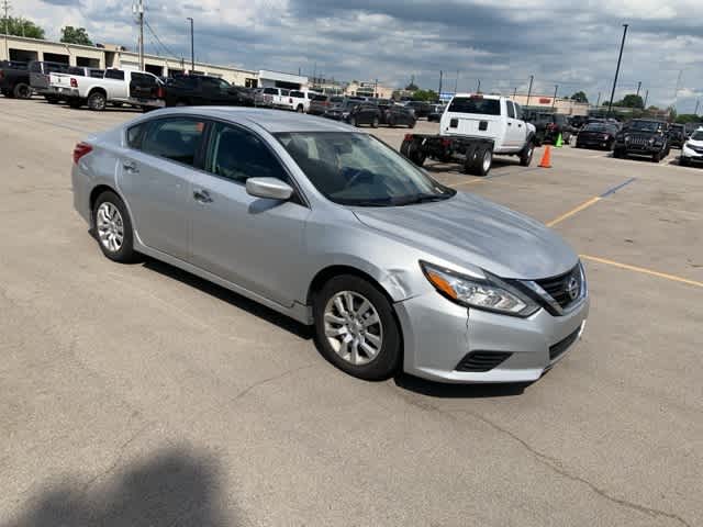 Thumbnail: 2018 Nissan Altima - 19