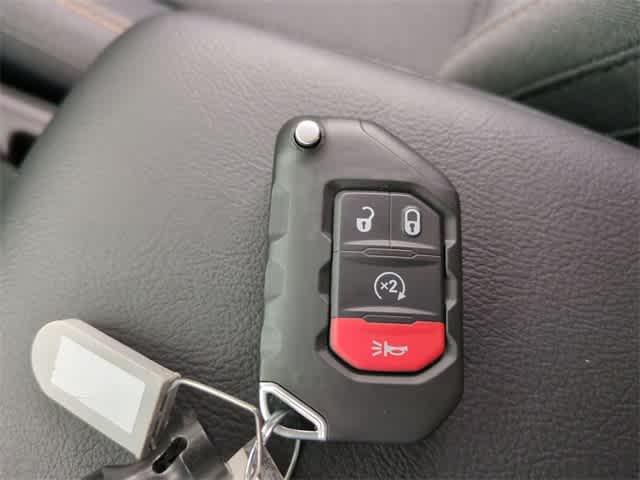 Thumbnail: 2025 Jeep Gladiator - 36