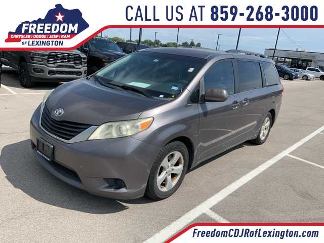 Thumbnail: 2014 Toyota Sienna - 1
