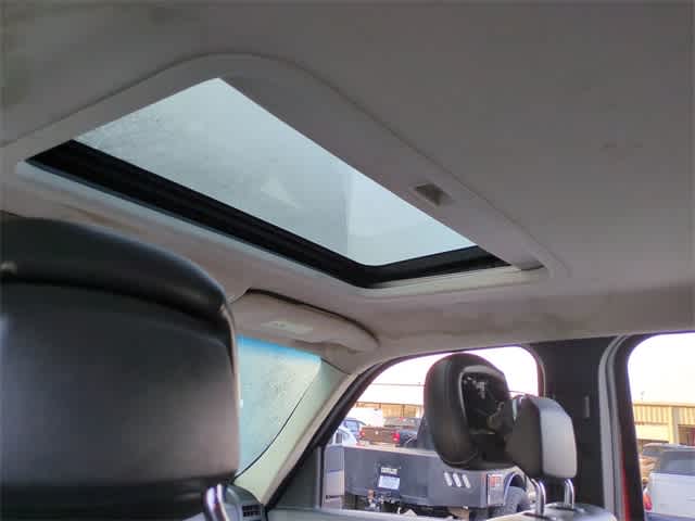 Thumbnail: 2010 Jeep Liberty - 18