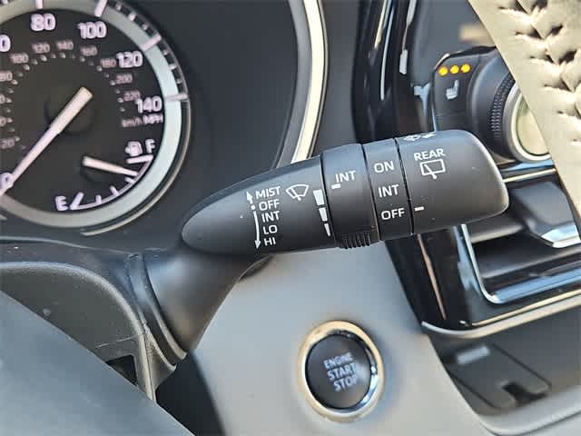 Thumbnail: 2022 Toyota Highlander - 28