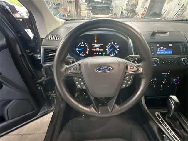2015 Ford Edge SE 24