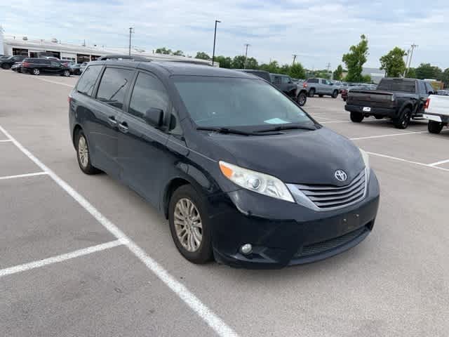 Thumbnail: 2016 Toyota Sienna - 25