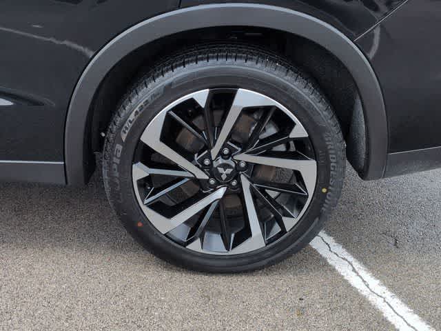 Thumbnail: 2025 Mitsubishi Outlander - 14