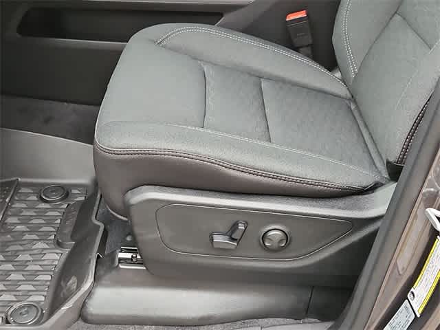 Thumbnail: 2026 RAM 1500 - 18