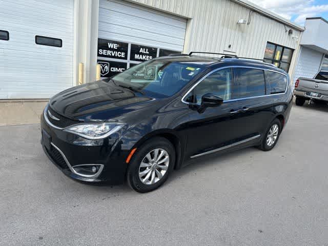 Thumbnail: 2019 Chrysler Pacifica - 15