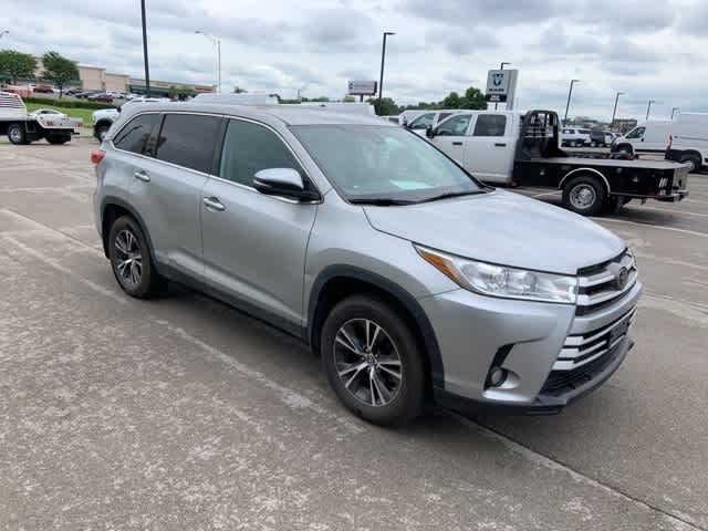 Thumbnail: 2019 Toyota Highlander - 20