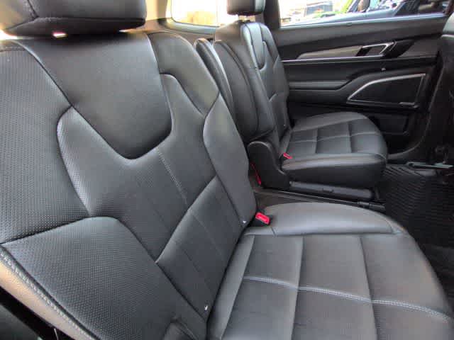 Thumbnail: 2022 Kia Telluride - 22