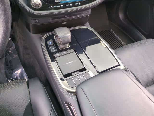 Thumbnail: 2022 Lexus LS - 35