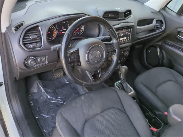 Thumbnail: 2019 Jeep Renegade - 10