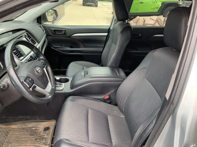 Thumbnail: 2019 Toyota Highlander - 3